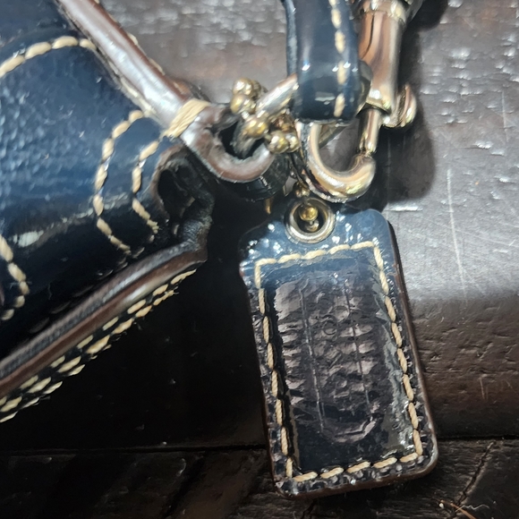 Elegant Blue Leather Clutch - Picture 7 of 10